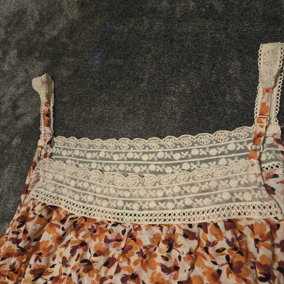 Torrid tank top size 5 orange and cream and deep magenta Floral print - Picture 2 of 3